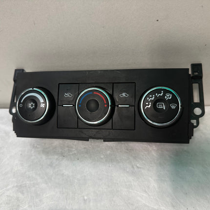 Heating and Air Conditioning Control Panel with Heated Mirror Switch - GM (22803601)